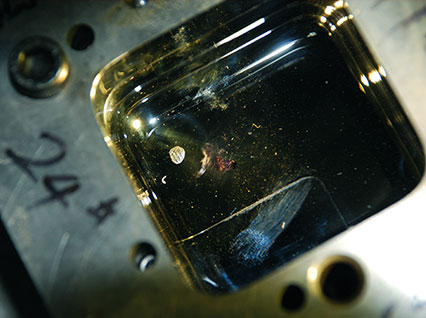 <a href='http://m.baobook.cn/product/3.htm' class='text_a'>模具激光焊機</a>修復鏡面模具效果